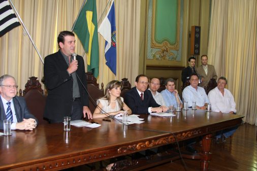 Assinatura da parceria entre o parque tecnológico e a prefeitura de Ribeirão Preto
