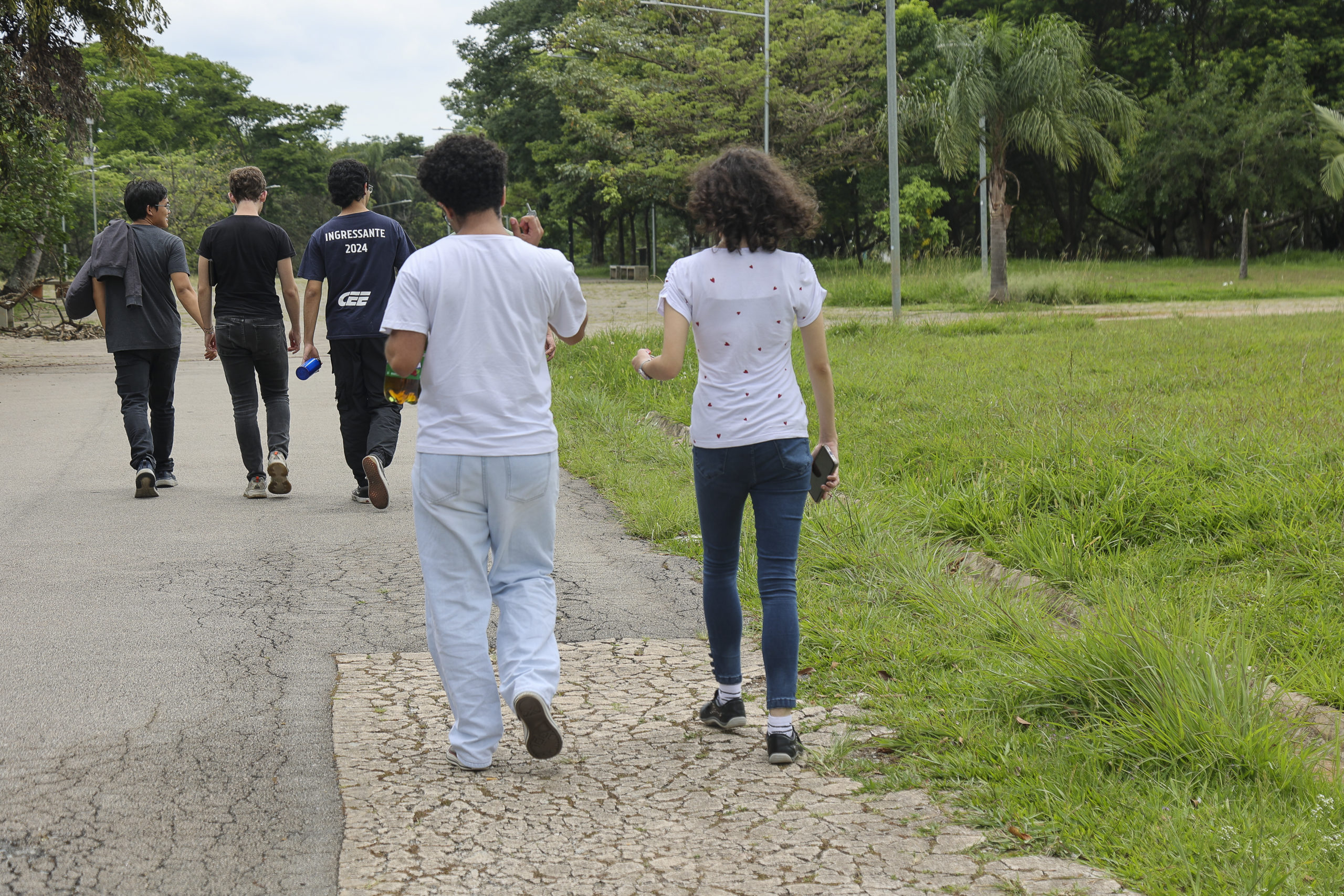 Alunos da USP, no campus Butantã. Foto: Cecília Bastos/USP Imagens