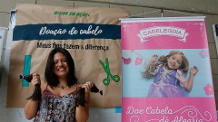 Caloura da FEA Ana Paula Tanashiro participa do trote solidário com a doação de cabelo no primeiro dia de matrícula na USP. Foto: Cecília Bastos/USP Imagem