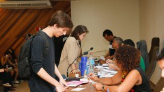 Calouros da FFLCH participam de trote no primeiro dia de matrícula na USP. Foto: Cecília Bastos/USP Imagem
