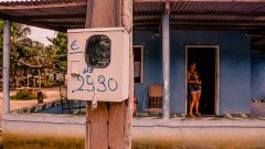 Identificação numerica na caixa de luz em Casa urbana localizada na cidade de Cruzeiro do Sul no estado do Acre. Foto: Cecília Bastos/USP Imagem
